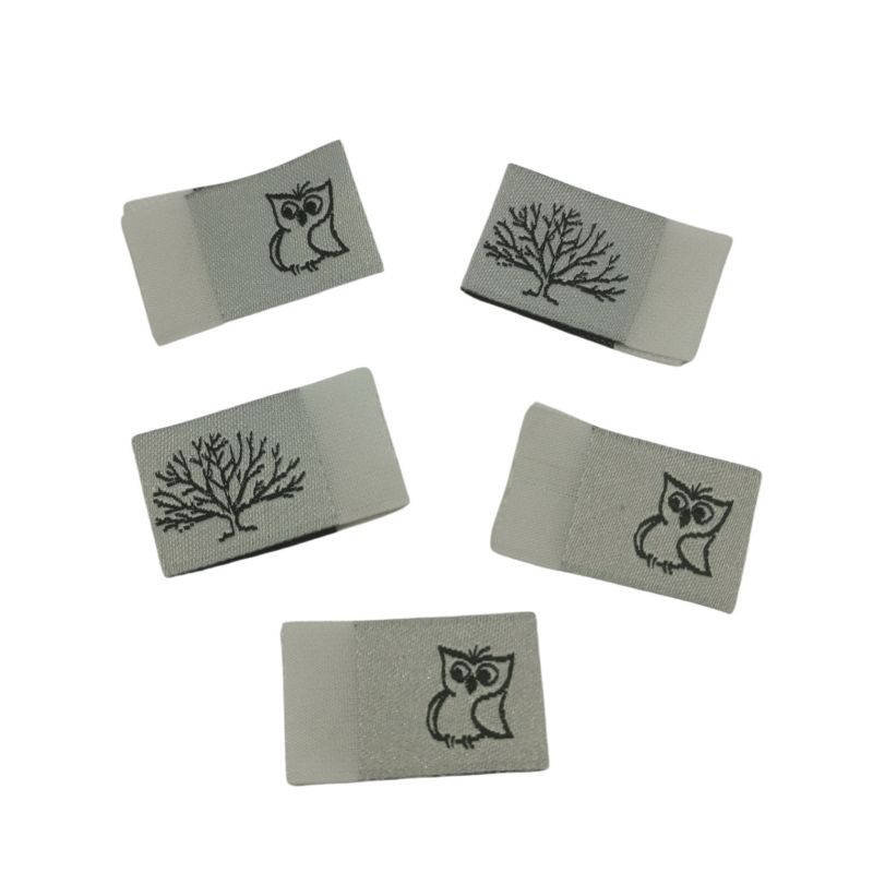 Kreativartikel.ch Weblabel mit annähkante Eule mit Baum 15 x 25mm 630 0018 000