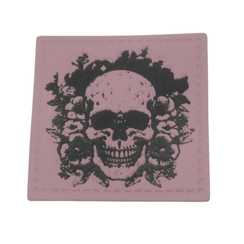 [629 3408 000] "Skull / Totenkopf" Kunstleder Label 4 x 4 cm