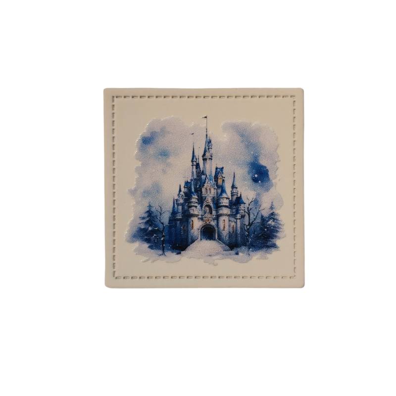 [629 3462 000] "Winterschloss" nachleuchtendes Kunstleder Label 4 x 4 cm